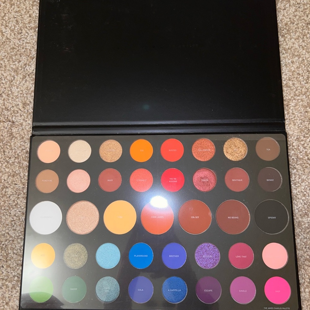James Charles x Morphe makeup palette - Picture 2 of 3